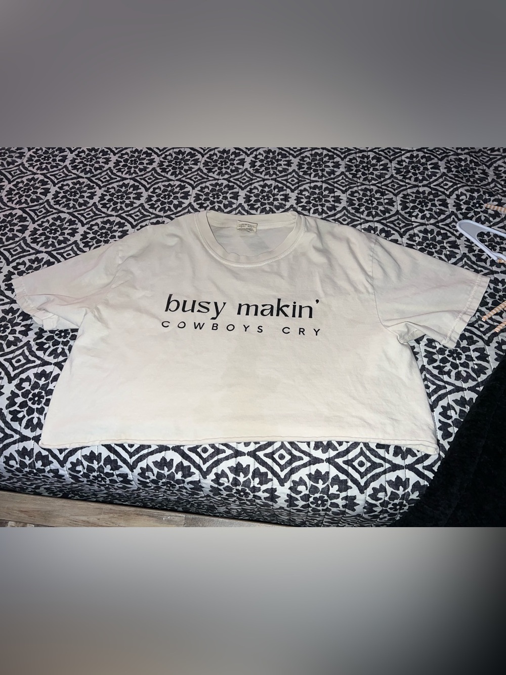 Comfort Colors Cropped Top - busy makin cowboys cry